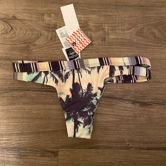 NWT Billabong La Isla Palm Print Bikini Bottom - Picture 4 of 4